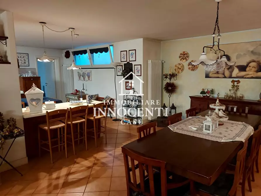 Immagine 42 di Villa in vendita  a Massa