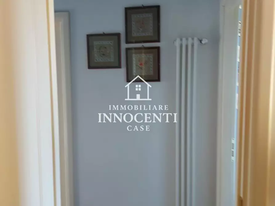 Immagine 38 di Villa in vendita  a Massa