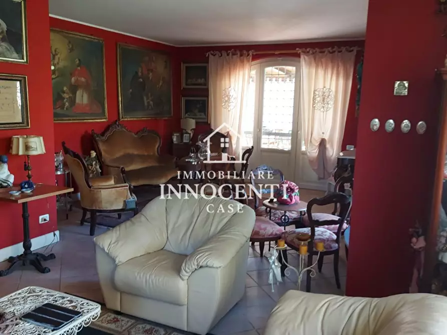 Immagine 32 di Villa in vendita  a Massa