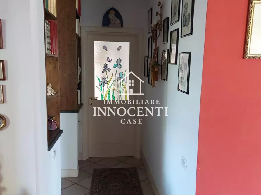 Immagine 27 di Villa in vendita  a Massa