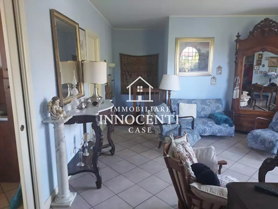 Immagine 19 di Villa in vendita  a Massa