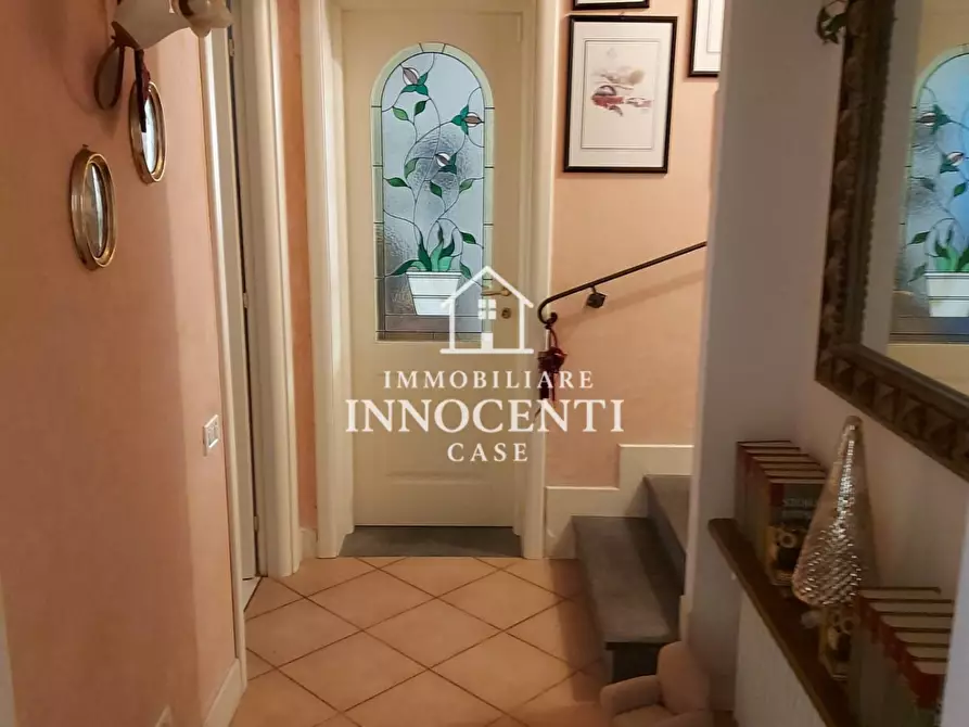 Immagine 47 di Villa in vendita  a Massa