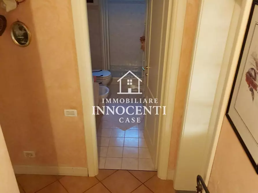 Immagine 49 di Villa in vendita  a Massa