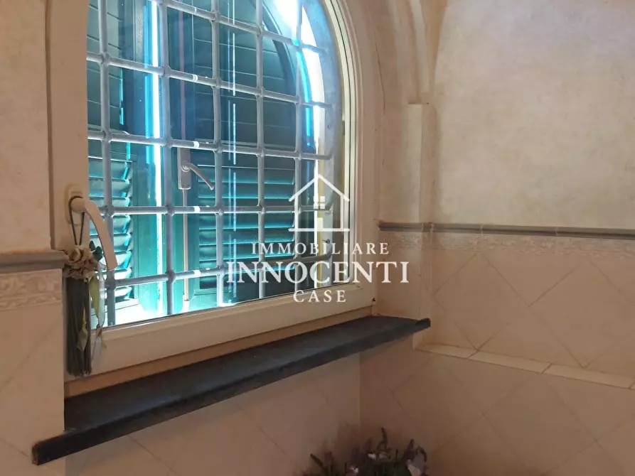 Immagine 20 di Villa in vendita  a Massa