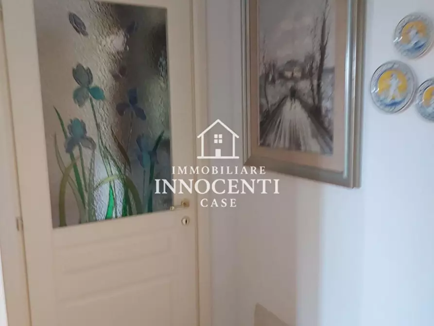 Immagine 37 di Villa in vendita  a Massa