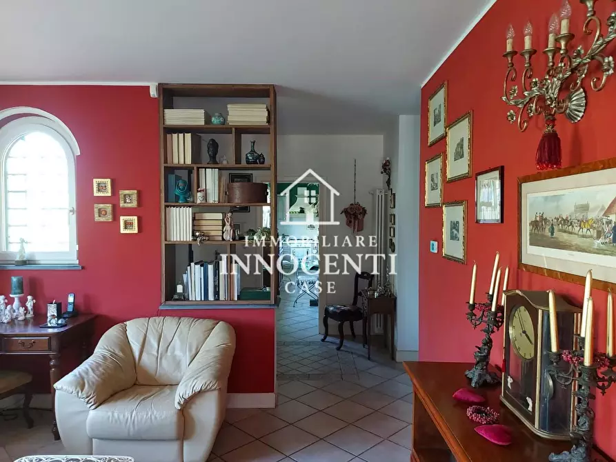 Immagine 29 di Villa in vendita  a Massa