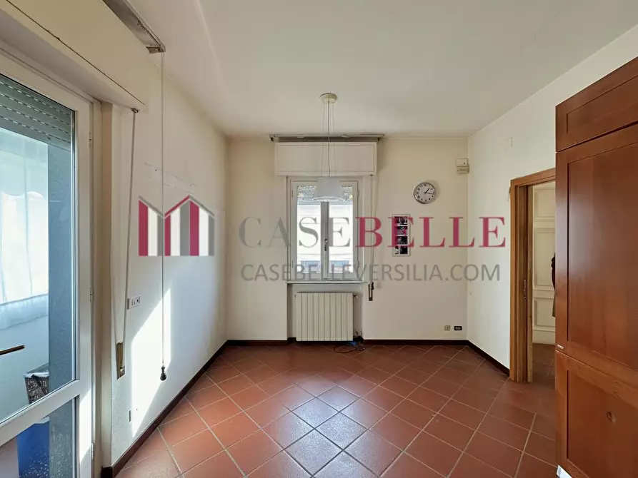 Immagine 11 di Casa bifamiliare in vendita  a Camaiore