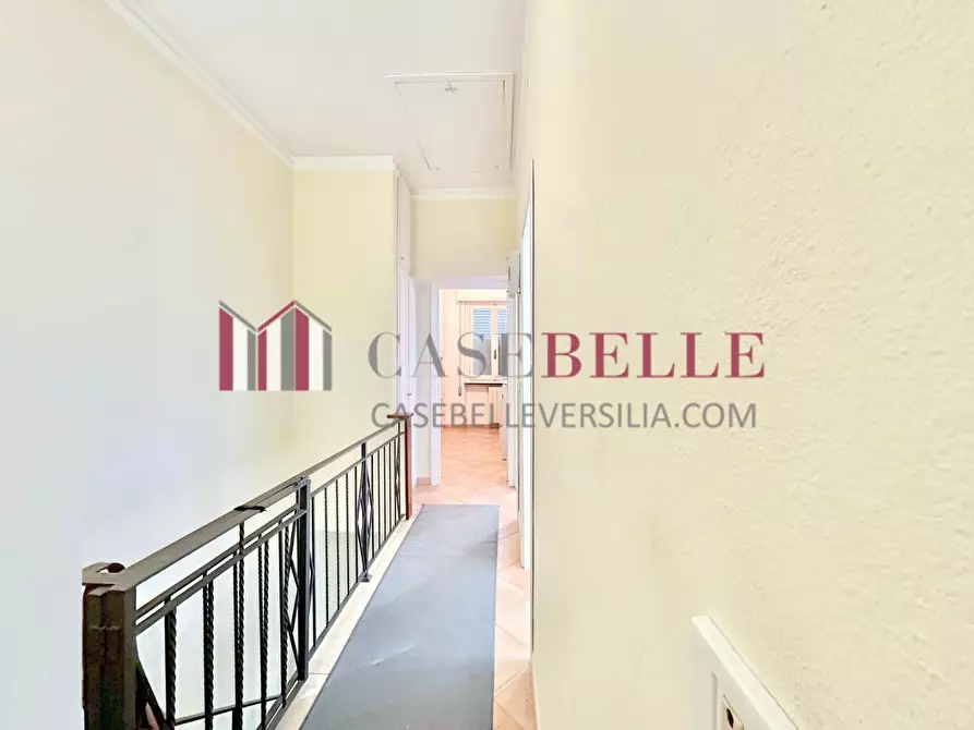 Immagine 18 di Casa bifamiliare in vendita  a Camaiore