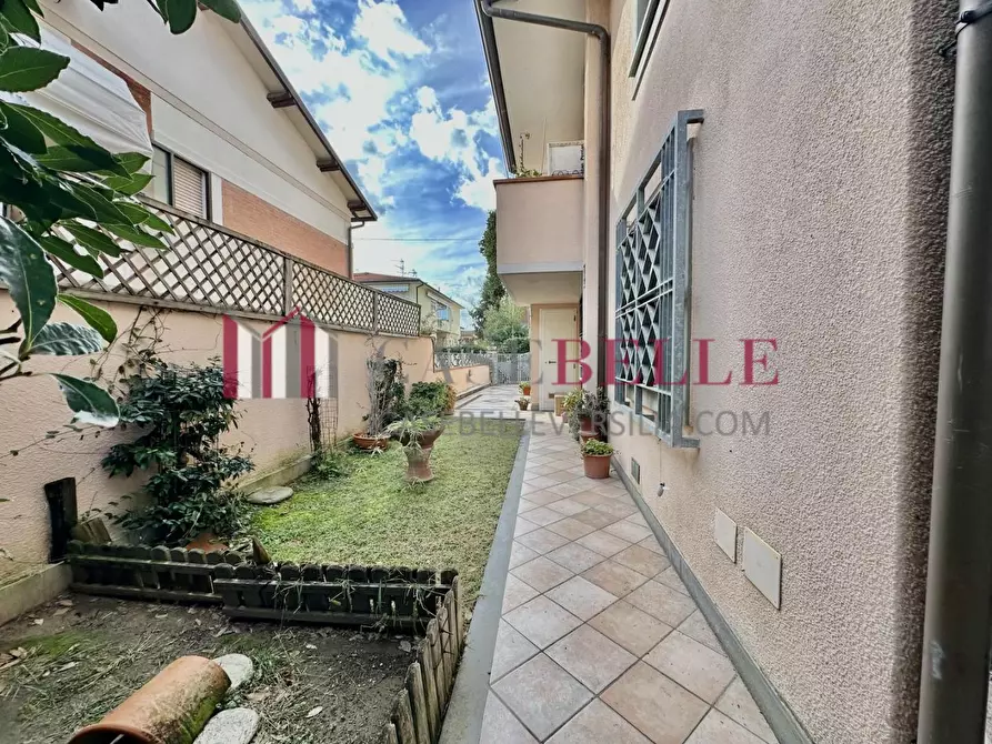 Immagine 41 di Casa bifamiliare in vendita  a Camaiore