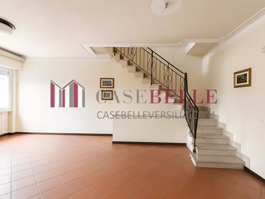 Immagine 2 di Casa bifamiliare in vendita  a Camaiore