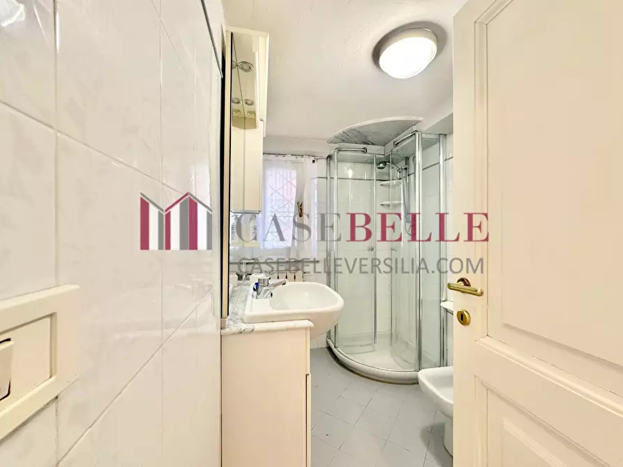 Immagine 33 di Casa bifamiliare in vendita  a Camaiore