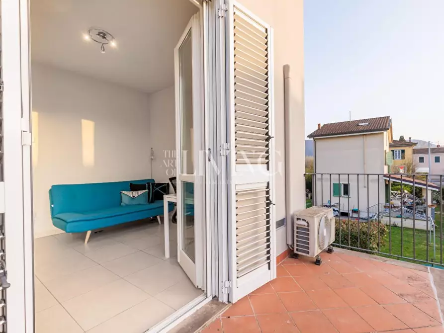 Immagine 17 di Villa in vendita  a Lucca