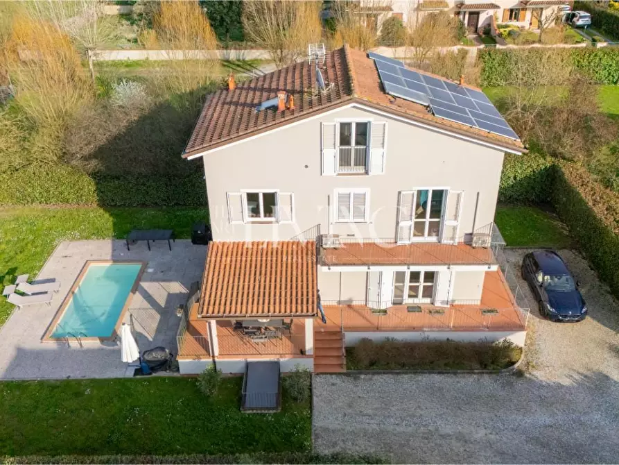 Immagine 30 di Villa in vendita  a Lucca