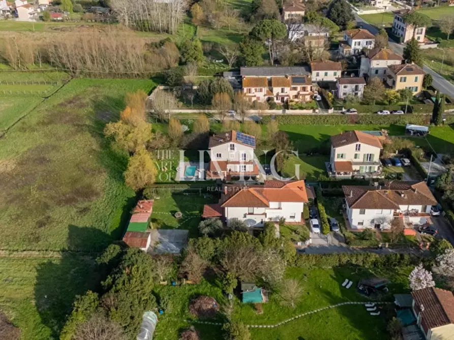 Immagine 29 di Villa in vendita  a Lucca