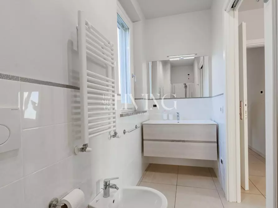 Immagine 13 di Villa in vendita  a Lucca