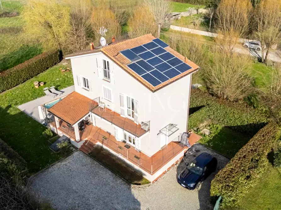 Immagine 25 di Villa in vendita  a Lucca