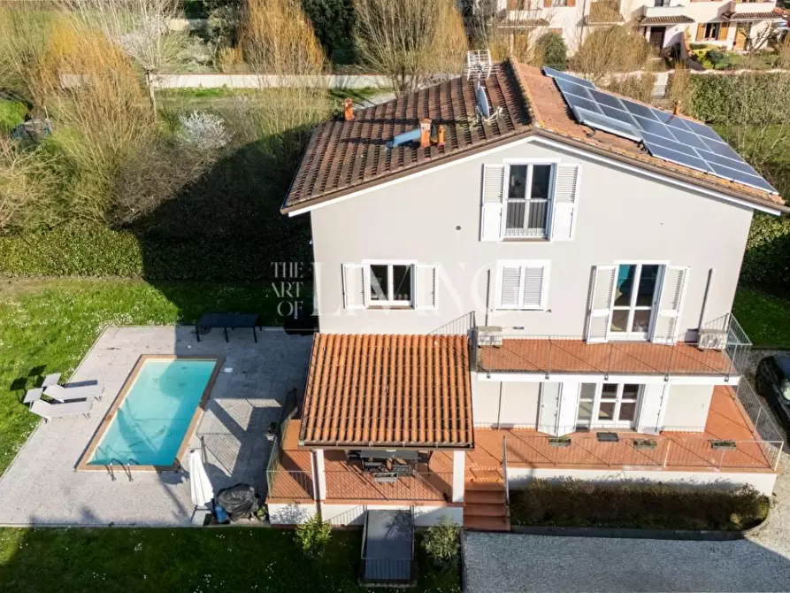 Immagine 24 di Villa in vendita  a Lucca
