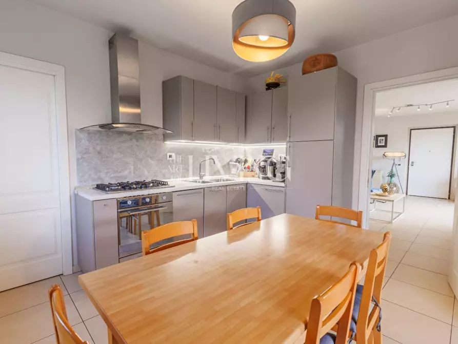 Immagine 6 di Villa in vendita  a Lucca