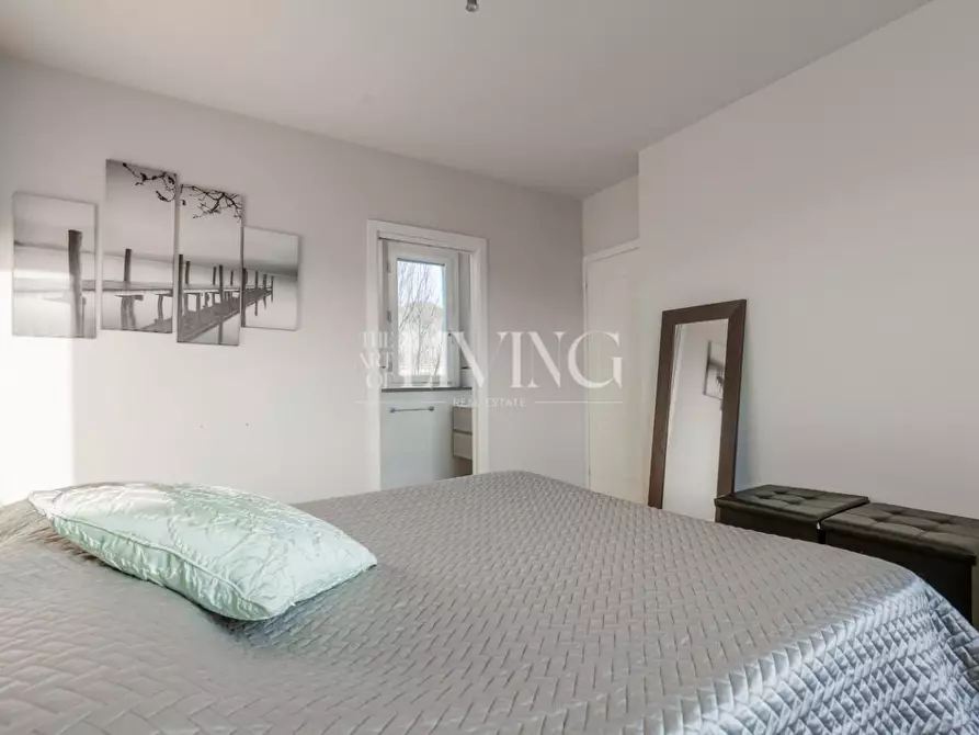 Immagine 7 di Villa in vendita  a Lucca