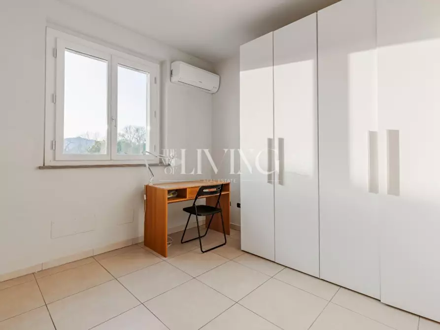 Immagine 15 di Villa in vendita  a Lucca