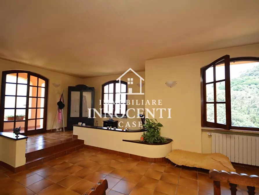 Immagine 14 di Villa in vendita  a Montignoso