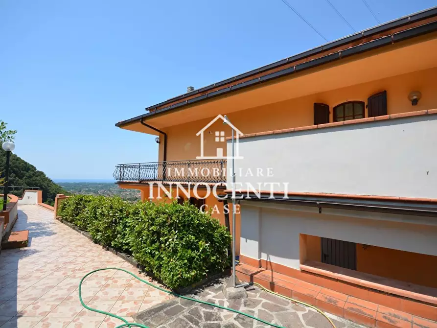 Immagine 33 di Villa in vendita  a Montignoso