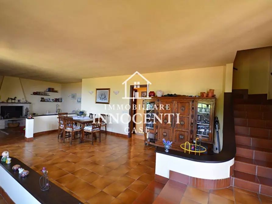 Immagine 12 di Villa in vendita  a Montignoso