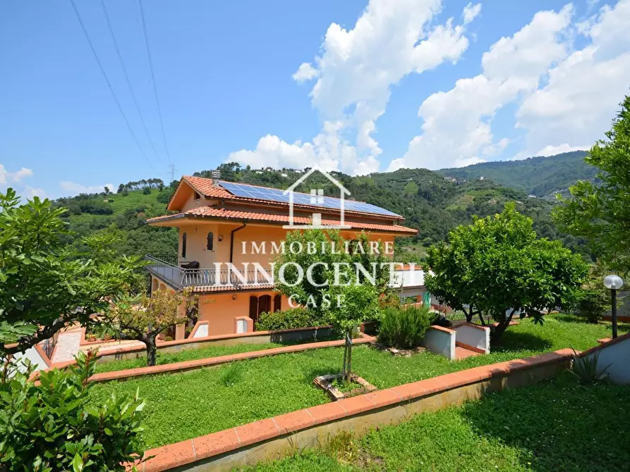 Immagine 32 di Villa in vendita  a Montignoso