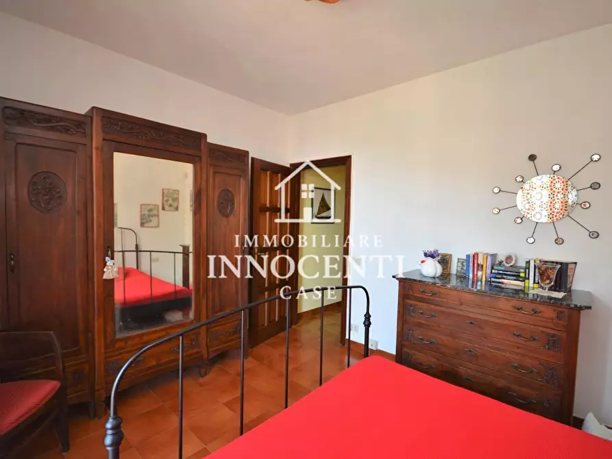 Immagine 19 di Villa in vendita  a Montignoso