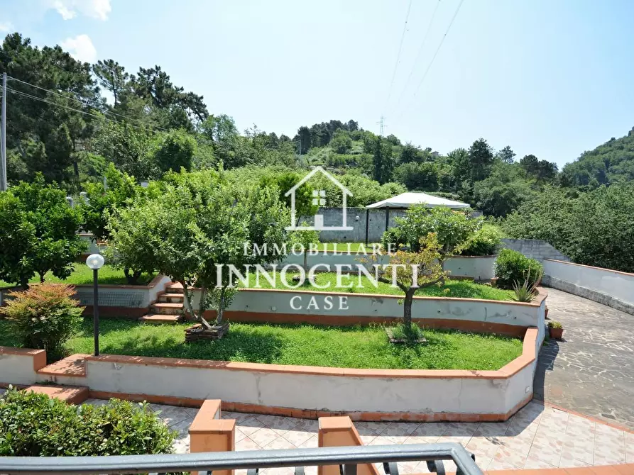 Immagine 30 di Villa in vendita  a Montignoso