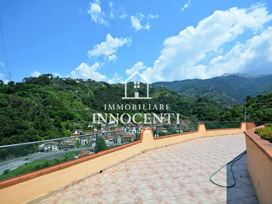 Immagine 9 di Villa in vendita  a Montignoso