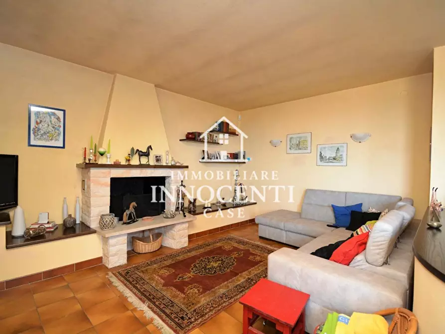 Immagine 13 di Villa in vendita  a Montignoso