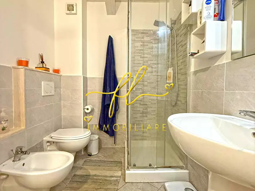 Immagine 12 di Appartamento in vendita  a Rosignano Marittimo