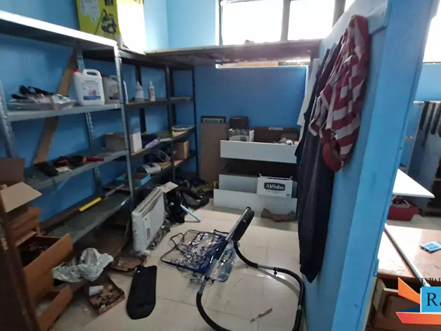 Immagine 9 di Attività artigianale in vendita  a Colle Di Val D'elsa