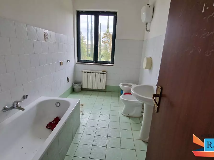 Immagine 17 di Attività artigianale in vendita  a Colle Di Val D'elsa