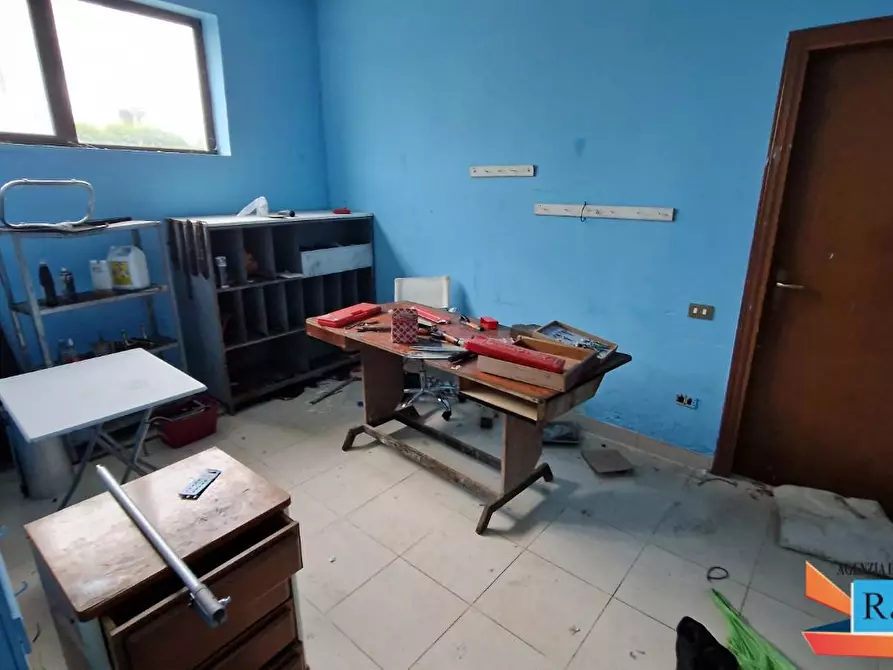 Immagine 10 di Attività artigianale in vendita  a Colle Di Val D'elsa