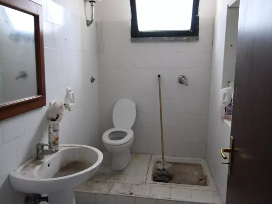 Immagine 6 di Attività artigianale in vendita  a Colle Di Val D'elsa