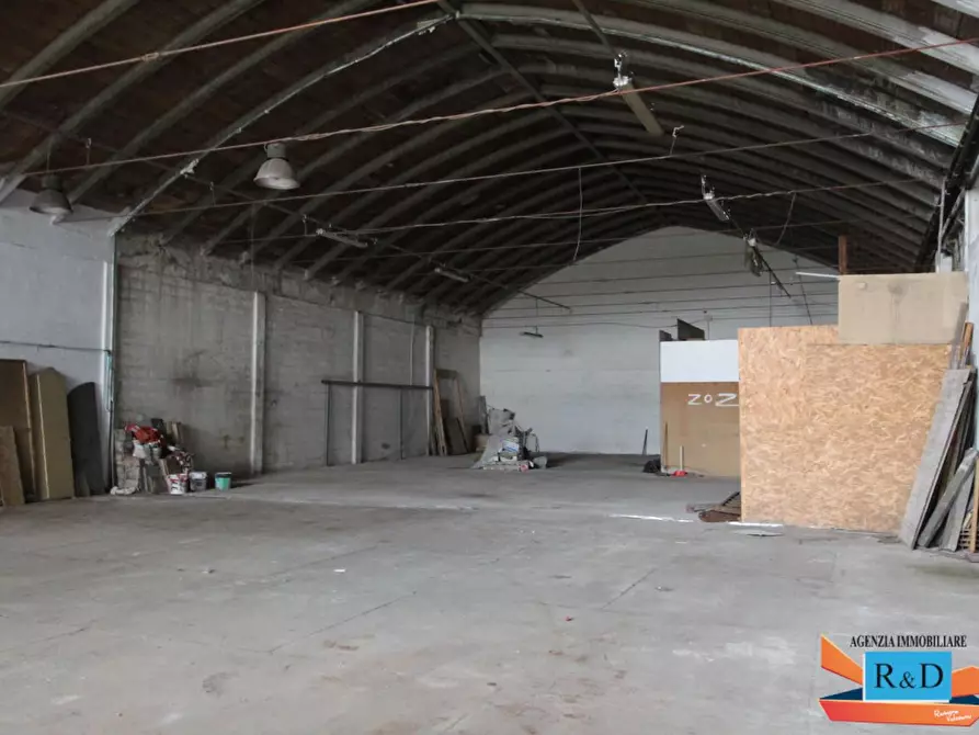 Immagine 3 di Attività artigianale in vendita  a Colle Di Val D'elsa