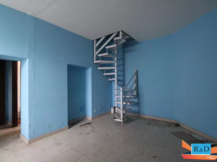 Immagine 4 di Attività artigianale in vendita  a Colle Di Val D'elsa