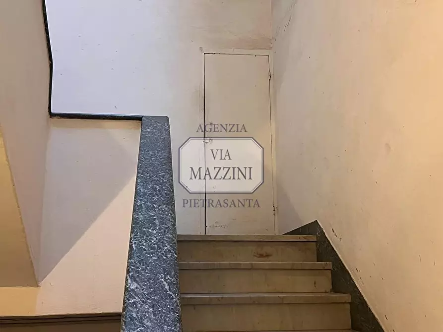 Immagine 13 di Appartamento in vendita  a Pietrasanta