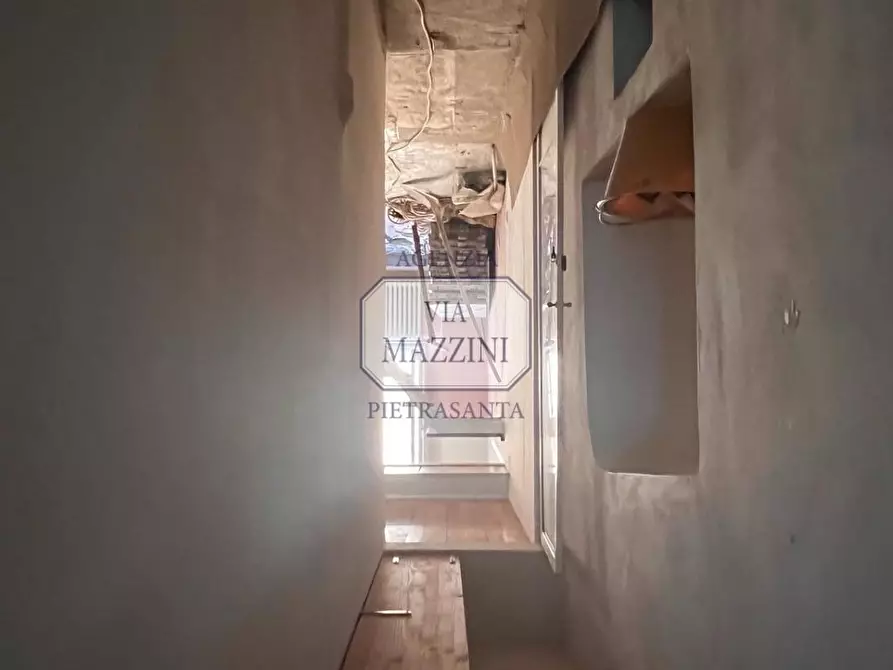 Immagine 16 di Appartamento in vendita  a Pietrasanta