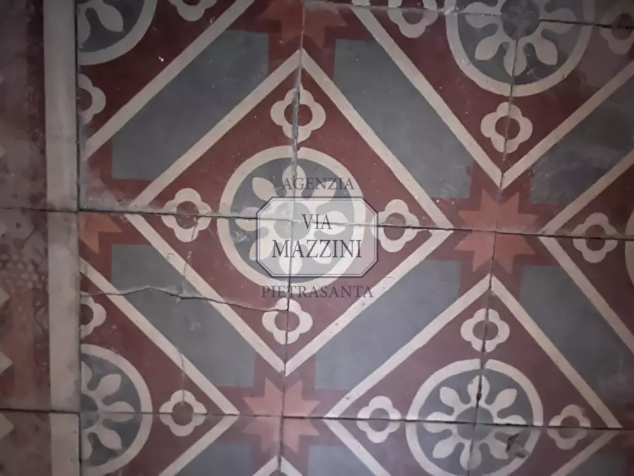 Immagine 6 di Appartamento in vendita  a Pietrasanta