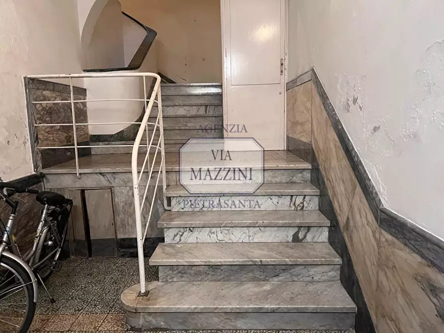 Immagine 9 di Appartamento in vendita  a Pietrasanta
