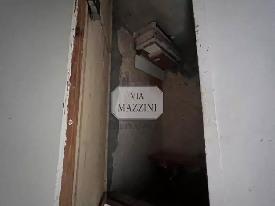 Immagine 17 di Appartamento in vendita  a Pietrasanta