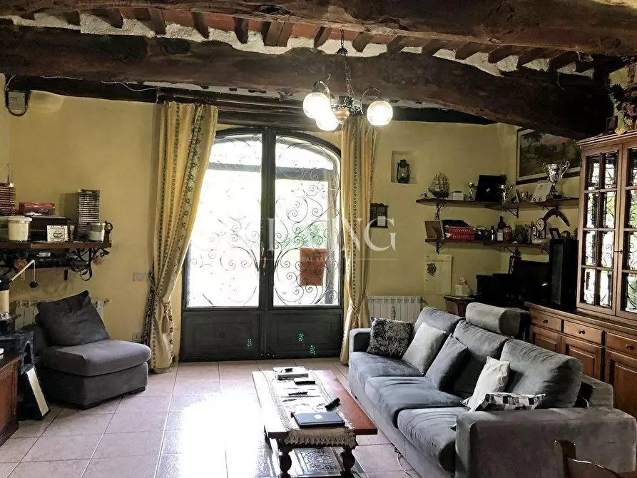 Immagine 6 di Casa colonica in vendita  a Lucca