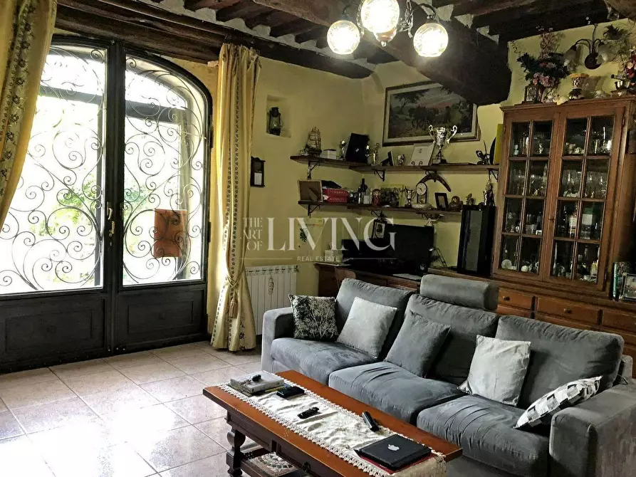 Immagine 7 di Casa colonica in vendita  a Lucca