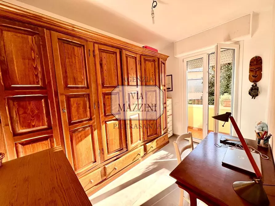 Immagine 5 di Appartamento in vendita  a Pietrasanta