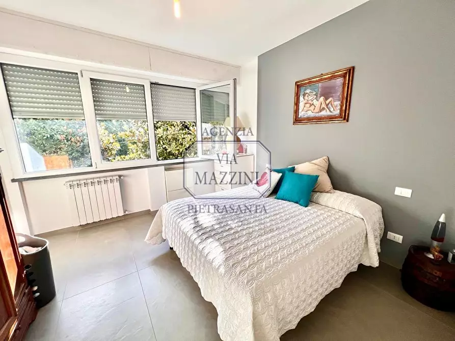 Immagine 1 di Appartamento in vendita  a Pietrasanta