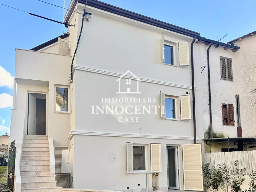 Immagine 16 di Terratetto in vendita  a Massa