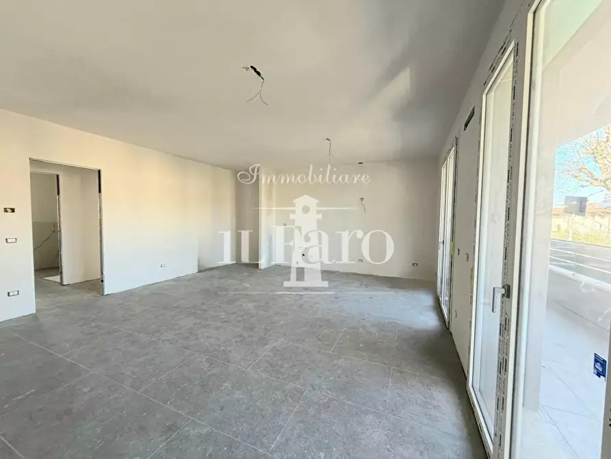 Immagine 21 di Appartamento in vendita  a Campi Bisenzio